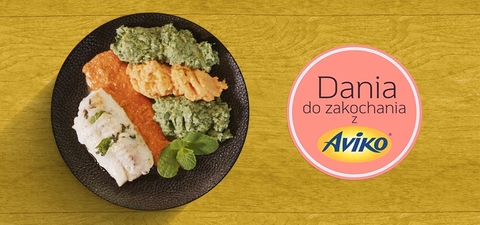 Dorsz z masłem, skórką cytryny i ziołami z puree ziemniaczanym, szpinakowym i marchewkowym serwowane z sosem serowym i pieczonej papryki