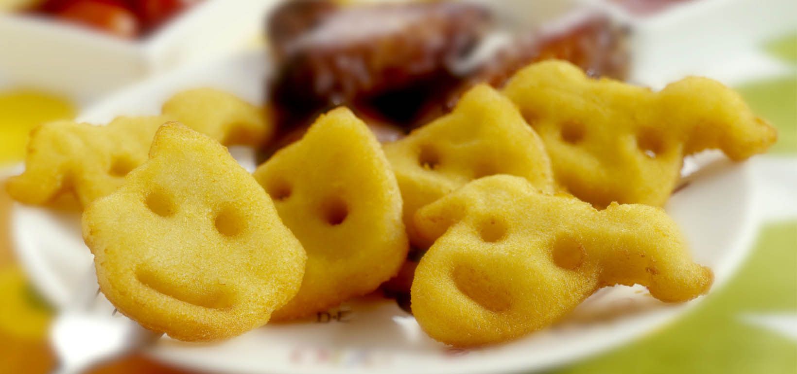 Buźki ziemniaczane ze skrzydełkami kurczaka w sosie BBQ