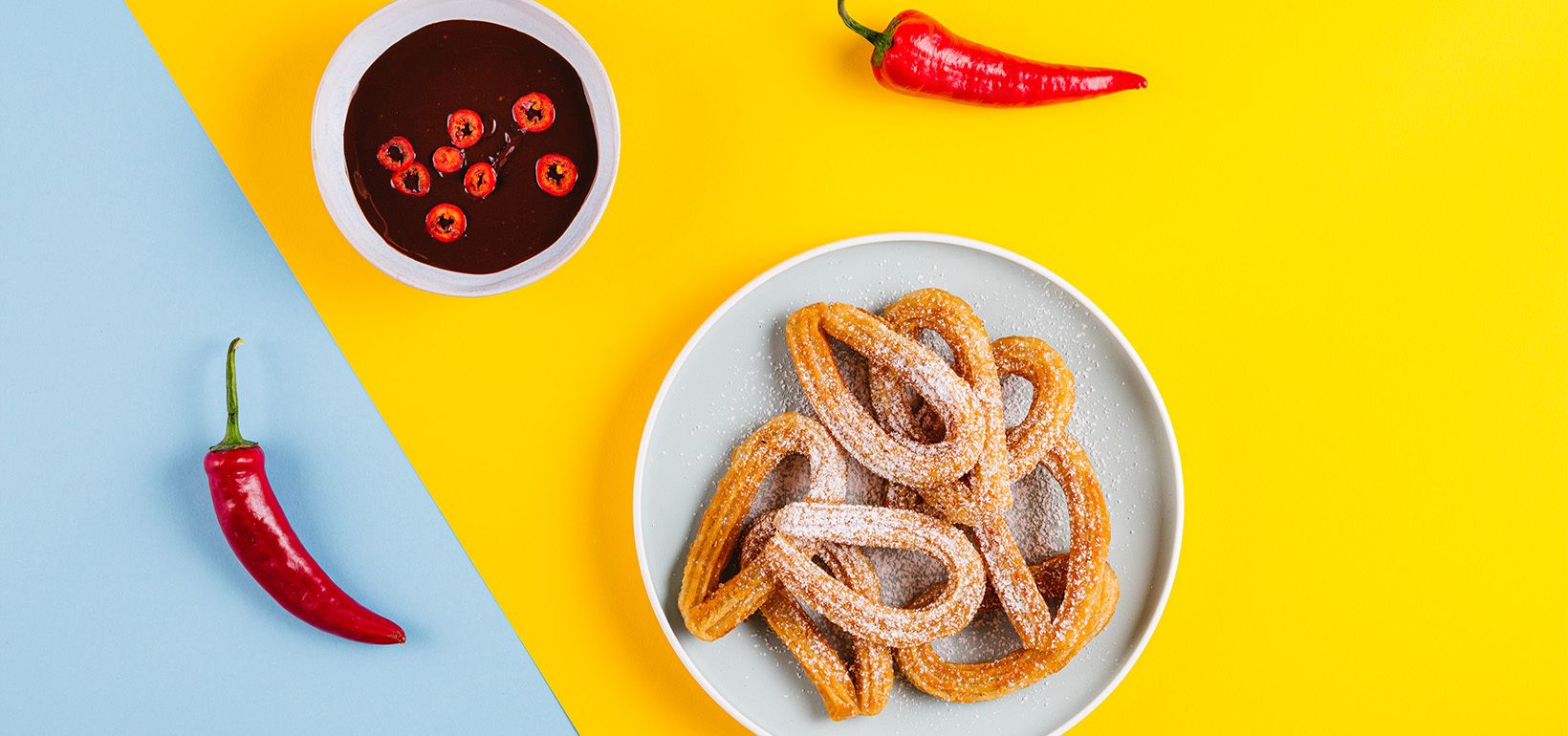 Churros z sosem z czekolady i chili