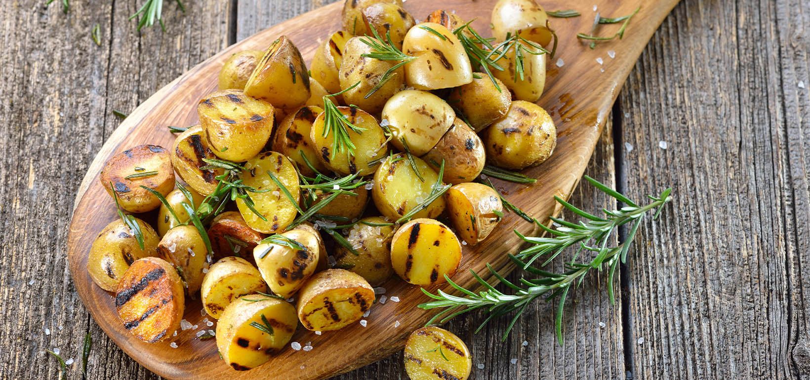 PIECZONE ZIEMNIACZKI Z ROZMARYNEM